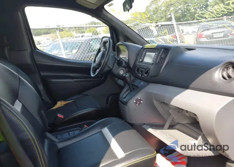 2015 Nissan Nv200 Taxi из США, поврежденный, VIN 3N8CM0JT4FK718716